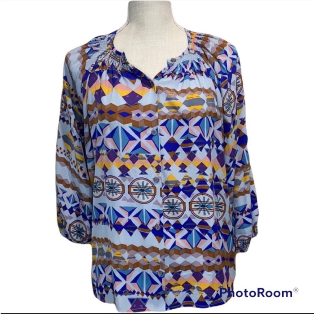 💙 6/ $20 Tucker 100% Silk Button Down Blouse Size M